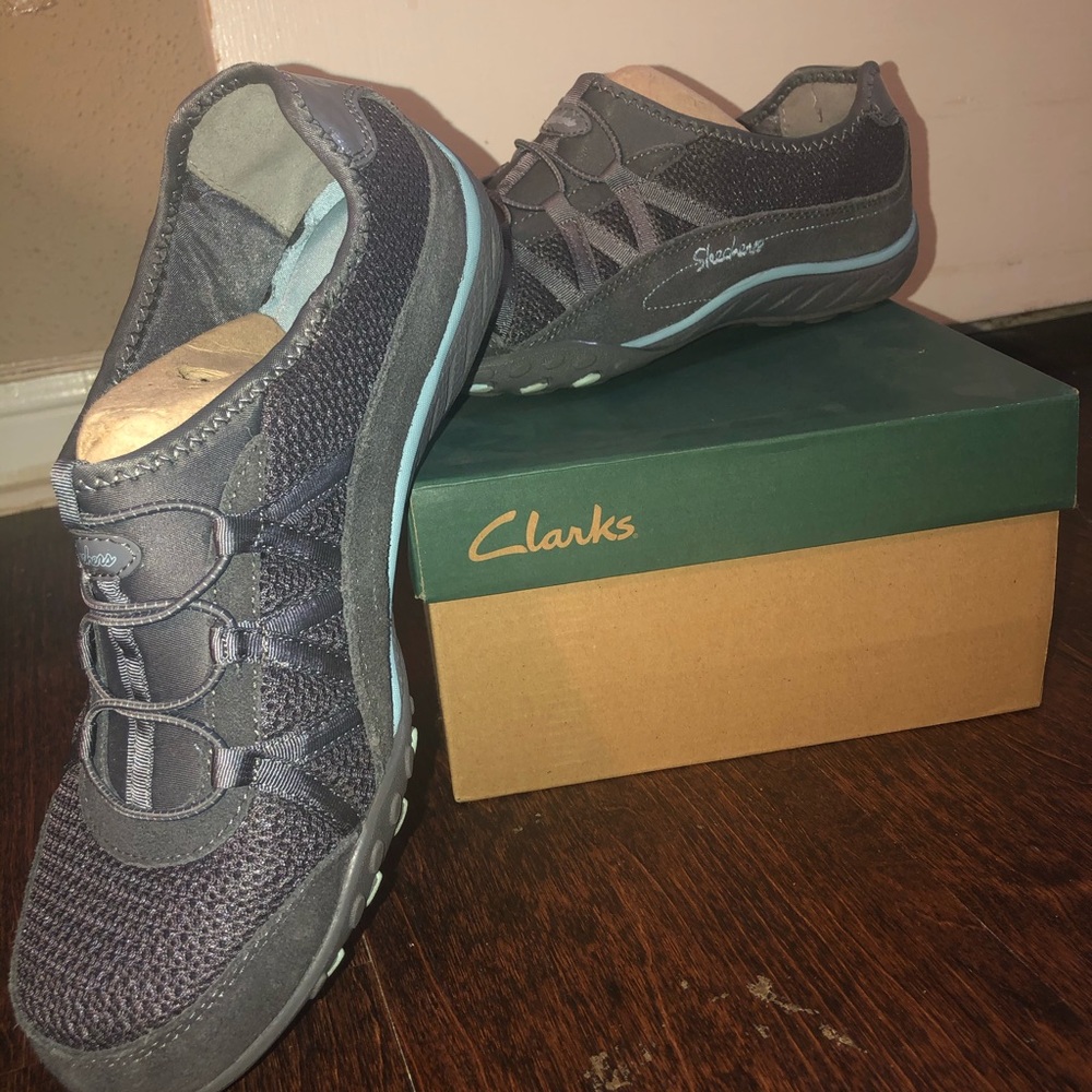 Sketchers size 9